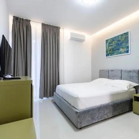 Отель Summer 3*