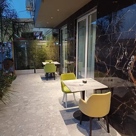 Summer Отель Влёра