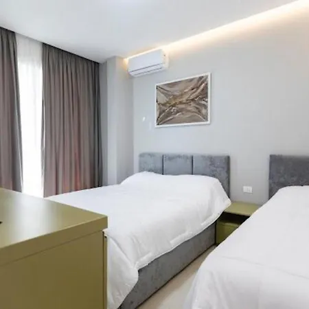 Summer Otel